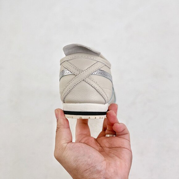 Onitsuka Tiger MEXICO 66 Tan/Silver Sneakers - Picture 7 of 9